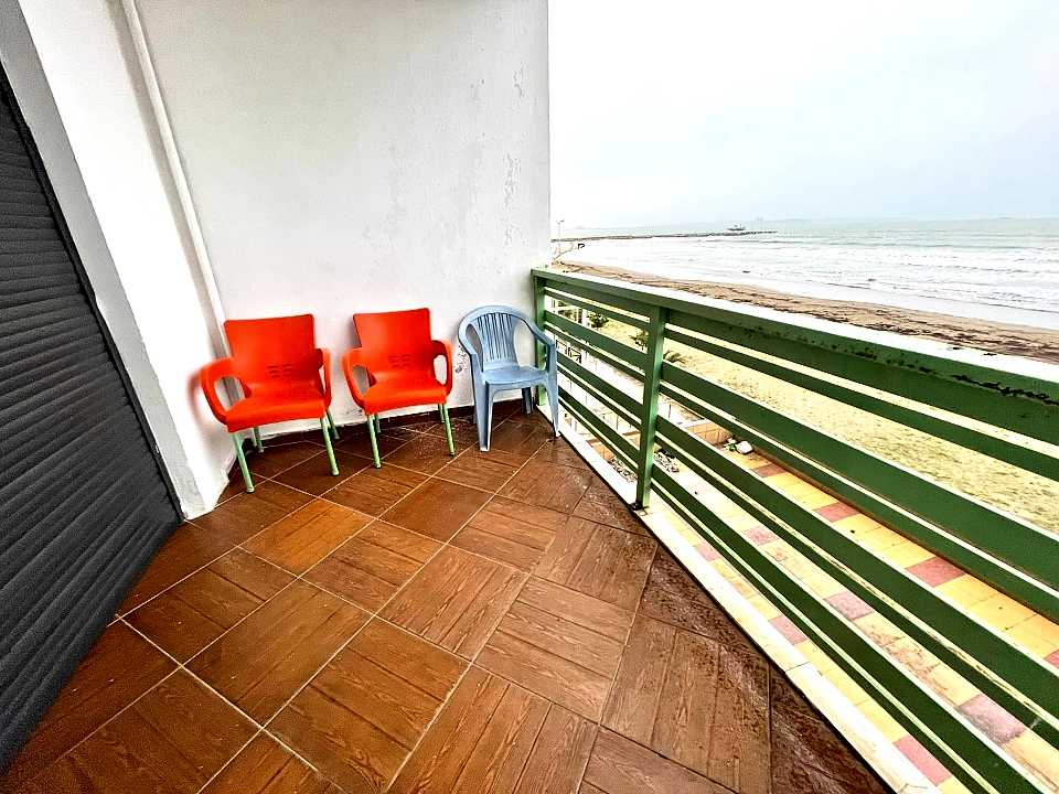 Двухкомнатная квартира с панорамным видом на море и пляж 1 + 1 площадью 55м2. Дуррес