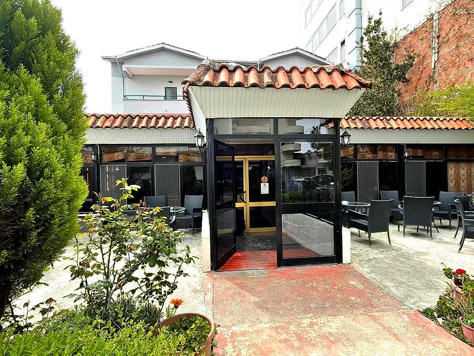 Продается отель с рестораном в городе Дуррес