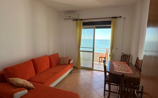 Апартамент на первой линии + гараж 32 м2